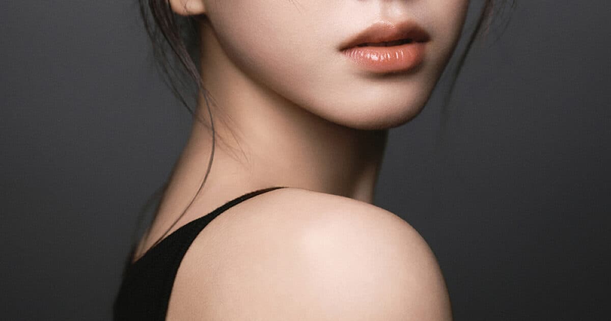 Atriz de 14 anos impressiona com nova sessão de fotos e deixa todos chocados