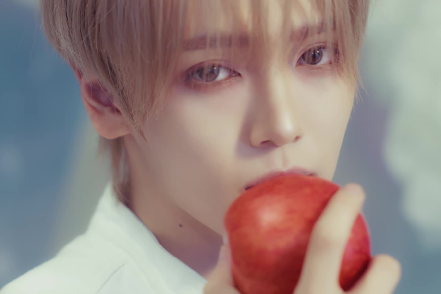 Jang Haneum volta com clipe onírico de 'WANNA' e EP 'DAYDREAM' que está surtando