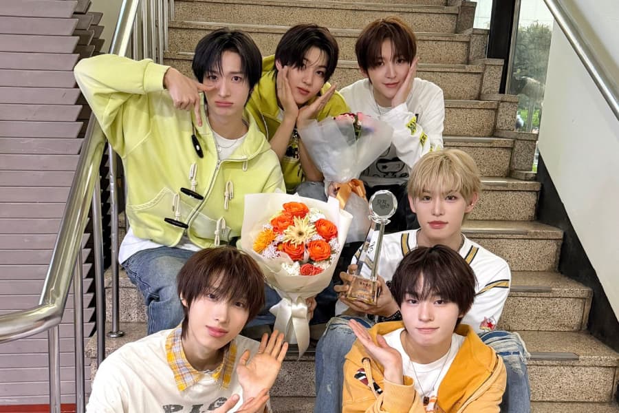 KickFlip conquista 2ª vitória com 'Eye-Poppin'' no Music Bank e o fandom surtou geral