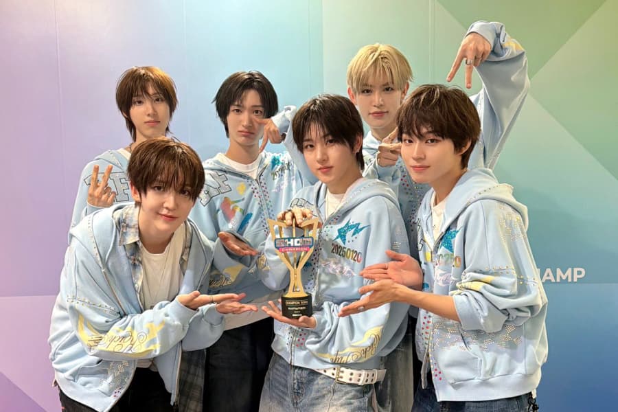 KickFlip: primeiro troféu na carreira veio com 'Eye-Poppin' no Show Champion